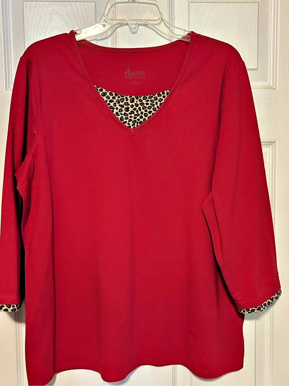 d&co. Leopard Print V-Neck Tunic Size Large